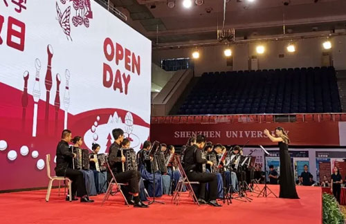 翻开MK网页版登录入口手风琴乐团2020毕业纪念册，追寻恋上手风琴的记忆